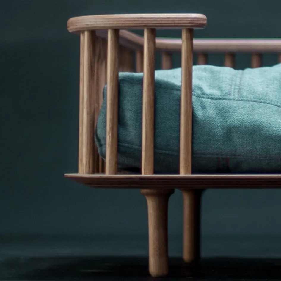 Wooden Pet Bed 01
